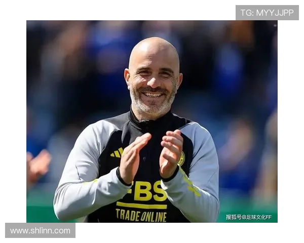 足球门将球星帅气瞬间高清写真集 展现非凡魅力与守门技艺